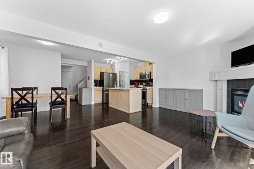 3527 11 Street, Edmonton, AB - Indoor Photo Showing Living Room