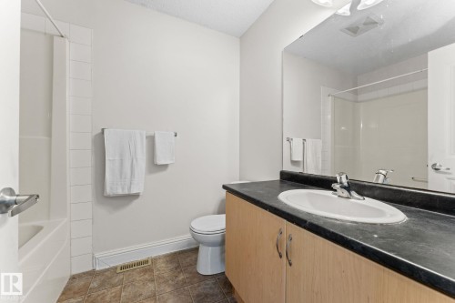 3527 11 Street, Edmonton, AB - Indoor Photo Showing Bathroom