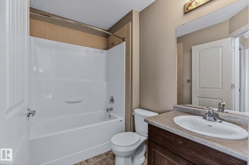 3347 Weidle Way, Edmonton, AB - Indoor Photo Showing Bathroom