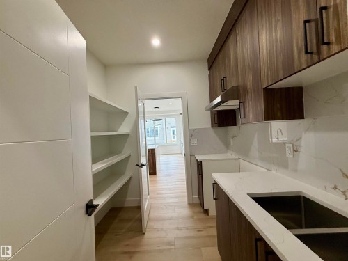 5802 Peltier Close, Beaumont, AB - Indoor Photo Showing Kitchen
