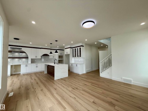 5802 Peltier Close, Beaumont, AB - Indoor Photo Showing Kitchen