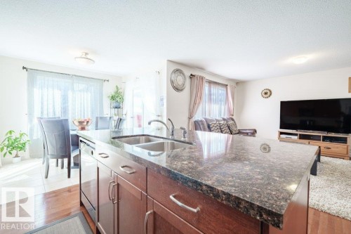 6131 12 Avenue, Edmonton, AB - Indoor Photo Showing Kitchen