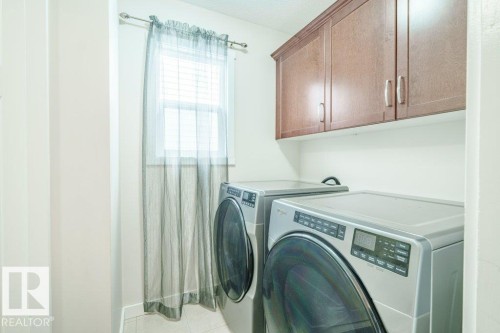 6131 12 Avenue, Edmonton, AB - Indoor Photo Showing Other Room