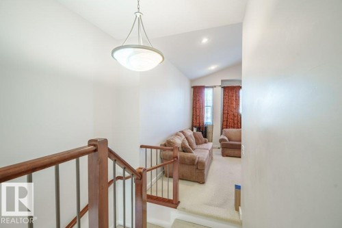 6131 12 Avenue, Edmonton, AB - Indoor Photo Showing Other Room