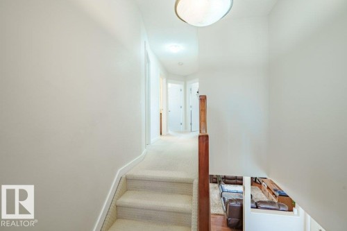 6131 12 Avenue, Edmonton, AB - Indoor Photo Showing Other Room