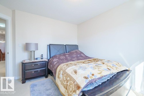 6131 12 Avenue, Edmonton, AB - Indoor Photo Showing Bedroom