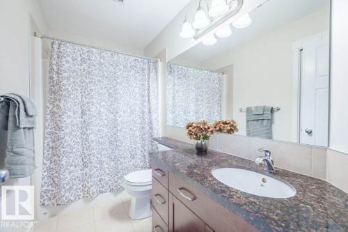 6131 12 Avenue, Edmonton, AB - Indoor Photo Showing Bedroom