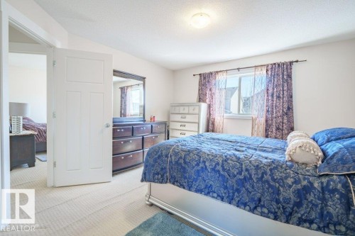 6131 12 Avenue, Edmonton, AB - Indoor Photo Showing Bedroom