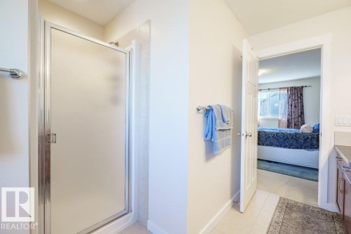 6131 12 Avenue, Edmonton, AB - Indoor Photo Showing Bathroom