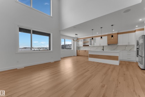 760 Astoria Way, Devon, AB - Indoor Photo Showing Kitchen