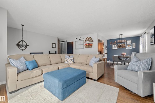 15 Arbor Crescent, St. Albert, AB - Indoor Photo Showing Living Room