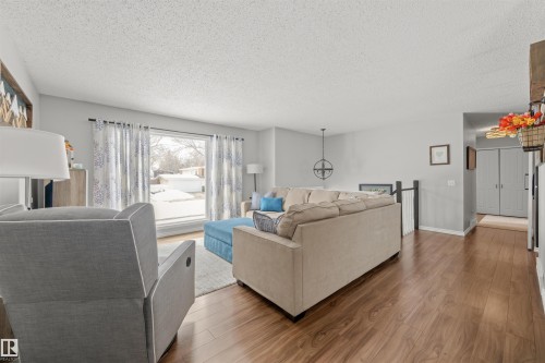 15 Arbor Crescent, St. Albert, AB - Indoor Photo Showing Living Room