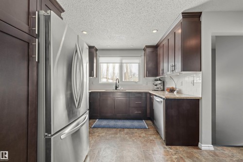 15 Arbor Crescent, St. Albert, AB - Indoor Photo Showing Kitchen