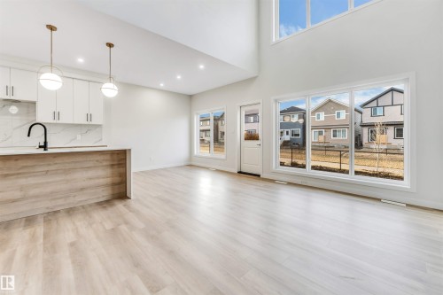 8712 181 Avenue, Edmonton, AB - Indoor