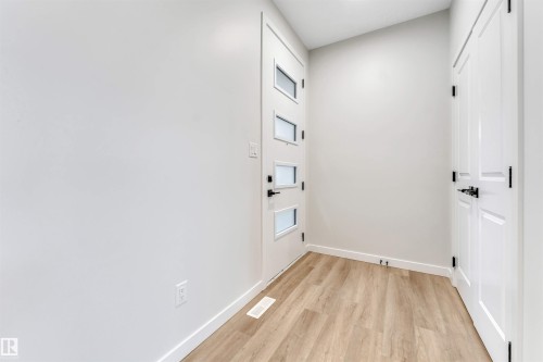 8712 181 Avenue, Edmonton, AB - Indoor Photo Showing Other Room