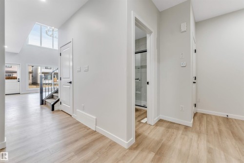 8712 181 Avenue, Edmonton, AB - Indoor Photo Showing Other Room