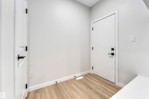 8712 181 Avenue, Edmonton, AB - Indoor Photo Showing Other Room