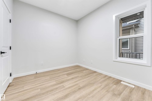 8712 181 Avenue, Edmonton, AB - Indoor Photo Showing Other Room
