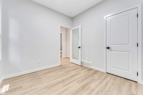 8712 181 Avenue, Edmonton, AB - Indoor Photo Showing Other Room