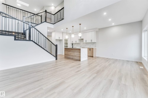 8712 181 Avenue, Edmonton, AB - Indoor Photo Showing Other Room