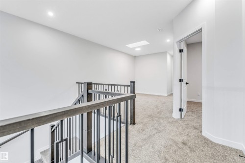 8712 181 Avenue, Edmonton, AB - Indoor Photo Showing Other Room