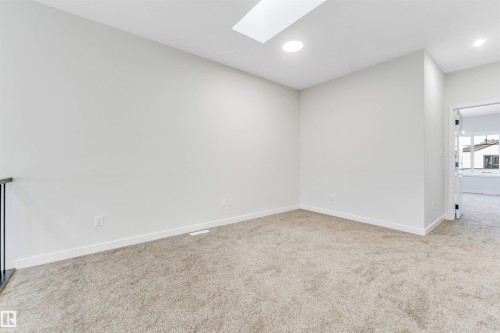 8712 181 Avenue, Edmonton, AB - Indoor Photo Showing Other Room
