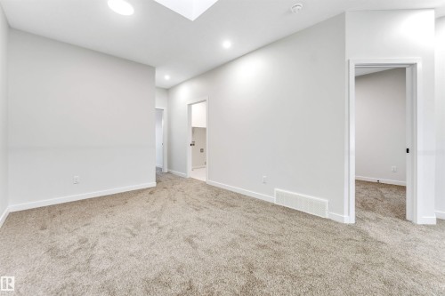 8712 181 Avenue, Edmonton, AB - Indoor Photo Showing Other Room