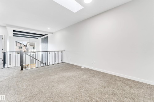 8712 181 Avenue, Edmonton, AB - Indoor Photo Showing Other Room