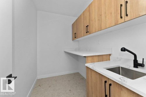 53 Lilac Bay, Spruce Grove, AB - Indoor Photo Showing Kitchen