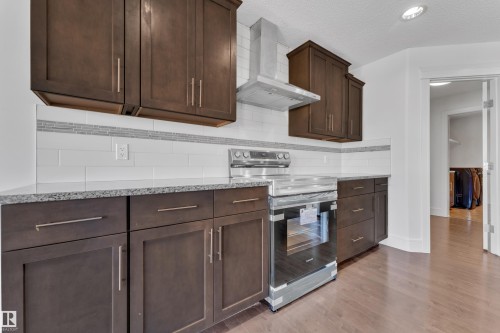 6156 11 Avenue, Edmonton, AB - Indoor Photo Showing Kitchen