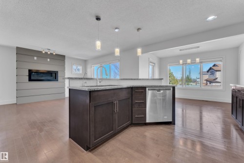 6156 11 Avenue, Edmonton, AB - Indoor Photo Showing Kitchen