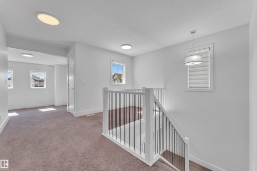6156 11 Avenue, Edmonton, AB - Indoor Photo Showing Other Room