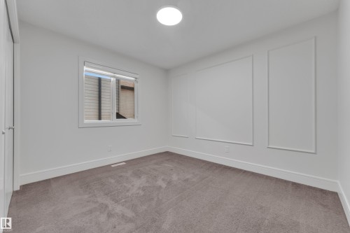 6156 11 Avenue, Edmonton, AB - Indoor Photo Showing Other Room
