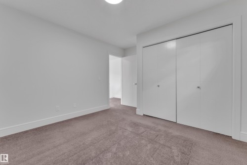 6156 11 Avenue, Edmonton, AB - Indoor Photo Showing Other Room