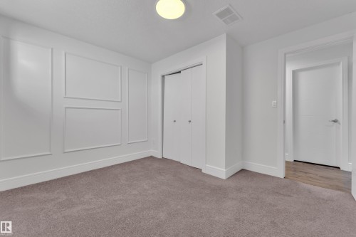 6156 11 Avenue, Edmonton, AB - Indoor Photo Showing Other Room