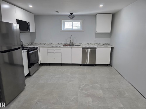 4924 50A Avenue, Entwistle, AB - Indoor Photo Showing Kitchen
