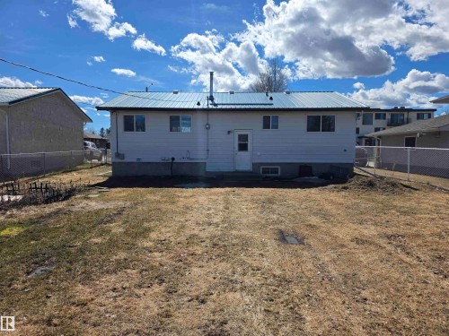 4924 50A Avenue, Entwistle, AB - Outdoor
