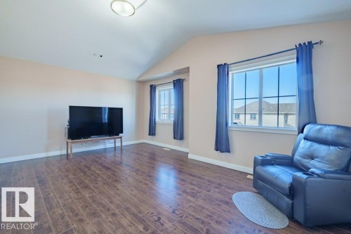 6103 18 Avenue, Edmonton, AB - Indoor Photo Showing Living Room