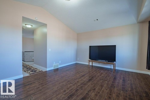 6103 18 Avenue, Edmonton, AB - Indoor Photo Showing Other Room