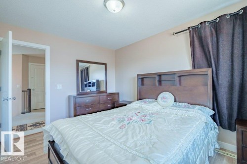 6103 18 Avenue, Edmonton, AB - Indoor Photo Showing Bedroom