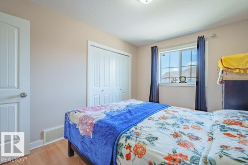 6103 18 Avenue, Edmonton, AB - Indoor Photo Showing Bedroom