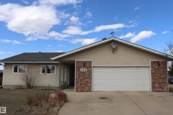 144 Willow Drive Wetaskiwin, AB T9A 2W8