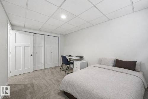 2608 Anderson Crescent, Edmonton, AB - Indoor Photo Showing Bedroom