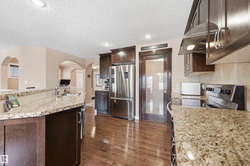 2608 Anderson Crescent, Edmonton, AB - Indoor Photo Showing Kitchen With Stainless Steel Kitchen