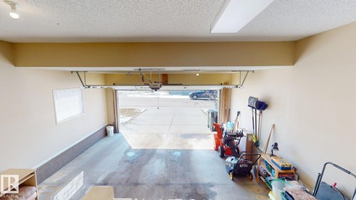 8704 175 Avenue, Edmonton, AB - Indoor