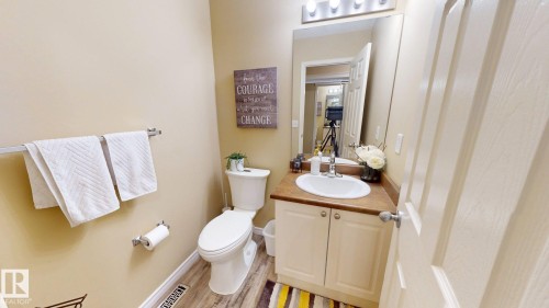 8704 175 Avenue, Edmonton, AB - Indoor Photo Showing Bathroom