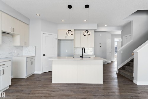 76 Maple Crescent, Gibbons, AB - Indoor Photo Showing Kitchen
