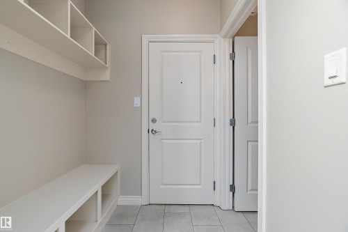 8707 221 Street, Edmonton, AB - Indoor