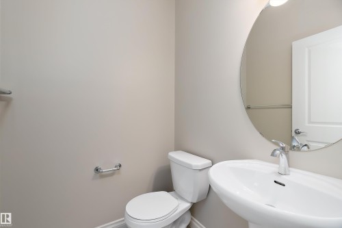 8707 221 Street, Edmonton, AB - Indoor Photo Showing Bathroom
