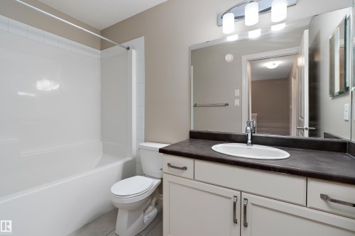 8707 221 Street, Edmonton, AB - Indoor Photo Showing Bathroom